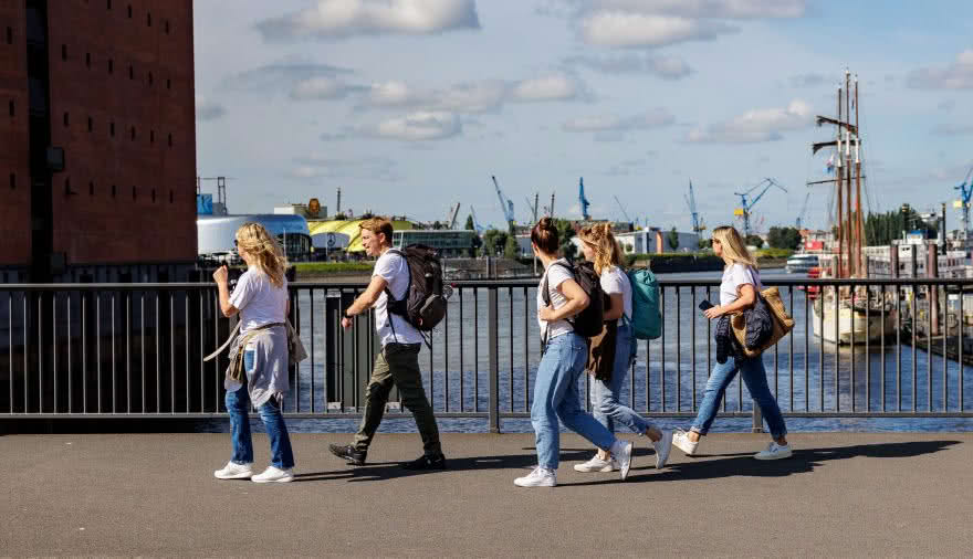 Projektbild 2, 12 | 23 Rückblick # Firmenausflug Hamburg