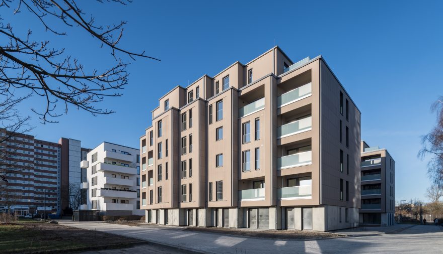 Projektbild 1, 01 | 26 Fertigstellung # Wohngebäude am Brecht Park | Rostock – Evershagen
